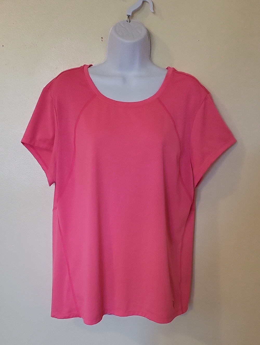 Women’s Short-Sleeve Active Tee in Bright Pink